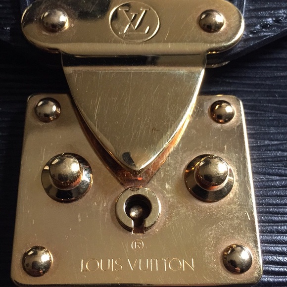 Luis Vuitton attaché - Picture 9 of 10